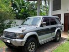 Mitsubishi Pajero V46 1993