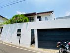 Modern 3-Bedroom House for Rent – Madiwela, Kotte