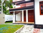 Modern 3-Bedroom House Near Millennium City, Athurugiriya