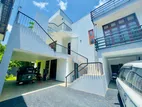 Modern 3-Storey Luxury Home in Kohuwala – 7BR | 7BA