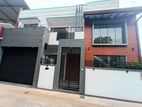 Modern 3-Storey Luxury Home – Mattogoda, Polgasovita