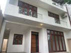 Modern 4 Bed House for Rent at Colombo 6