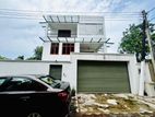 Modern 4-Bedroom Home in Serene Battaramulla