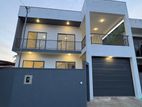 Modern 4 Bedroom House – 5 Mins to Kesbewa