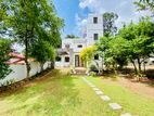 Modern 4 Bedroom House with Rooftop – Athurugiriya