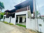 Modern 4-Bedroom Luxury House in Kadana Kapuwatte
