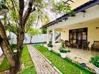 Modern 5 Bedroom Family Home in Prime Boralesgamuwa Location
