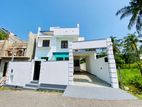 Modern 5BR Luxury Home Near Athurugiriya Town