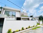 Modern Athurugiriya House with Garden Retreat