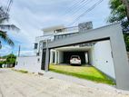 Modern Designed Luxury Home with Rooftop Terrace – Malabe