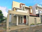 Modern Designed Luxury Three Storey House for Sale in Piliyandala