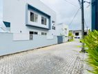 Modern Elegance: 2-Storey Luxury Haven in Dehiwala