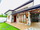 Modern Family Home in Athurugiriya