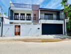 Modern Family House in Prime Battaramulla Location