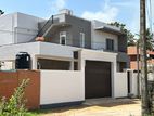 Modern First Floor for Rent at Mount Lavinia - 𝐌𝐑𝐄 𝟖𝟒