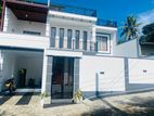 Modern House for Sale in Athurugiriya
