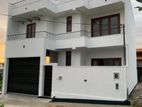 Modern House for Sale in Athurugiriya