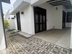 Modern House for Sale in Athurugiriya