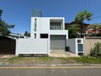 Modern House in a High Residential Neighborhood - Ratmalana Borupona Rd