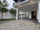 Modern Luxury House for sale in Athurugiriya