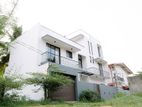 Modern Luxury House for Sale in Malabe – Kahanthota Road