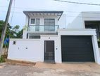 Modern Luxury House Near Kahathuduwa Highway