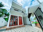 Modern New House for Sale in Athurugiriya