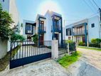 Modern-Type Luxury House for Sale in Kelaniya