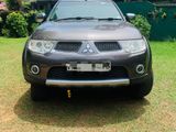 Montero Sport 7 Seated