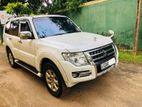 Montero Sport - Rent a car