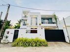 Moratuwa : Brand New 4BR (6P) Luxury House for Sale at Rawathawaththa