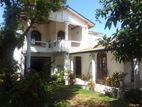 Moratuwa off Sea View Beach Road 5 Bedrooms upstairs House for sale.