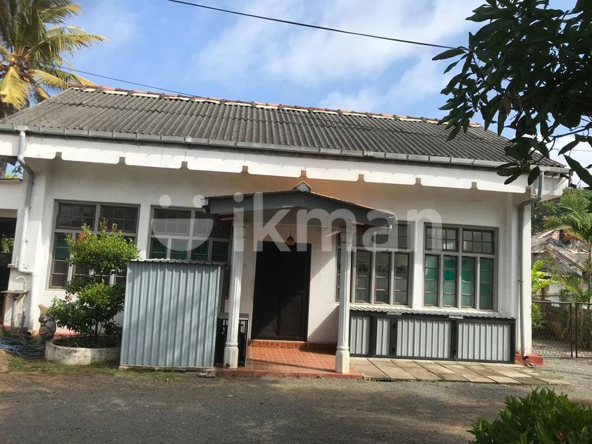 Moratuwa Peters Road 3 Bedrooms House on 21.5 Perches Land for Sale | ikman