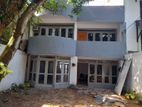 Moratuwa Soysapura 5 Bedrooms Upstairs House for Rent