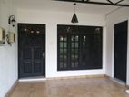 Moratuwa : Two Bedrooms House for Rent in Katubadda