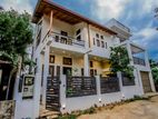 Mordern Luxury House For Sale in Peradeniya