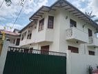 මොරටුව, නිදන කාමර 4ක නිවසක් සහ යාබද මහල් නිවාස 2ක් විකිණීමට ඇත