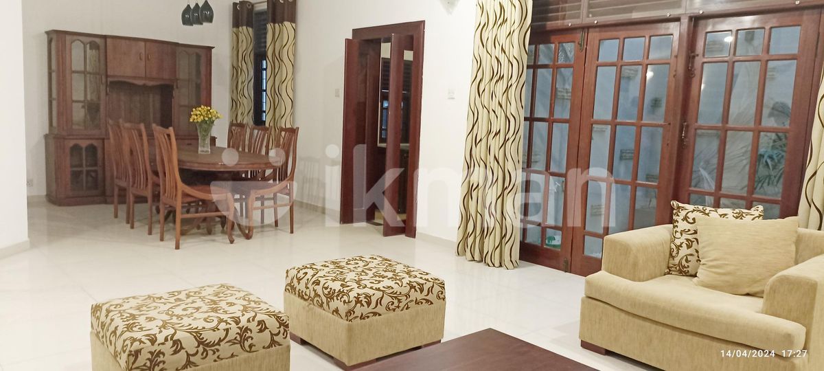 Mount Lavinia, Fully Furnished Modern 3Story House For Rent ikman