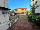 ■ Mount Lavinia Land with Two Storey House For Sale (NK11658)