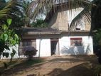 නාගොඩ පිහිටි දෙමහල් නිවසක්