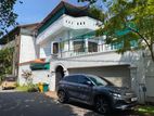 Narahenpitiya Off Kirimalada Mw 5 Bedrooms Upstairs House for Sale
