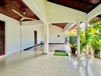Near Bus Route 31 Perches Big Land And Solid House For Sale In Negombo