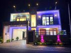 Near Kahatuduwa Highway / Super Quality Mordern 3 Storied House