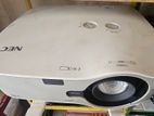 Nec Multimedia peojector Lum 4200
