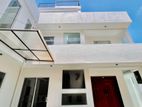 Negombo Beach Hotel Side An Upstairs 5 BR House For Sale In