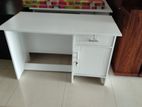 New 4*2 Ft White Color Office Table