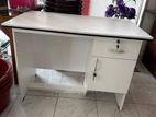 New 4*2 Ft White Melamine Office Table