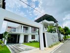 New Luxury House for Sale – Athurugiriya