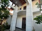 NEW Modern 2-Storey Home: 1.5 KM to Kerawalapitiya Highway Entrance