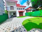 New super luxury uncommon house selling in piliyandala colombo main road